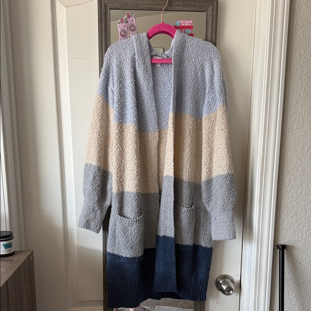 SO Textured Knit Cardigan in Soft Blue